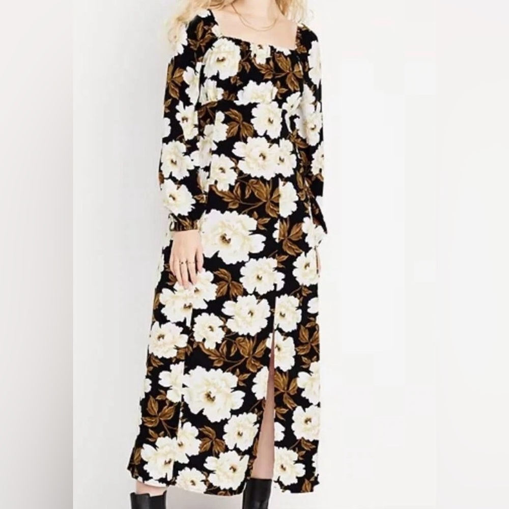 Old Navy Black and White Floral Long Sleeve Dress